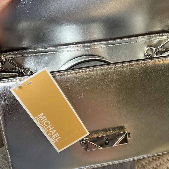 MICHAEL KORS SHINY SILVER CECE CLUTCH CHAIN INCLUDED!!!!! - Picture 15 of 17